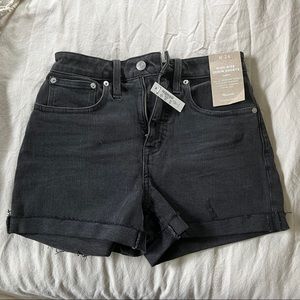 NWT Madewell Curvy High-Rise Denum Shorts in Lunar Wash!!